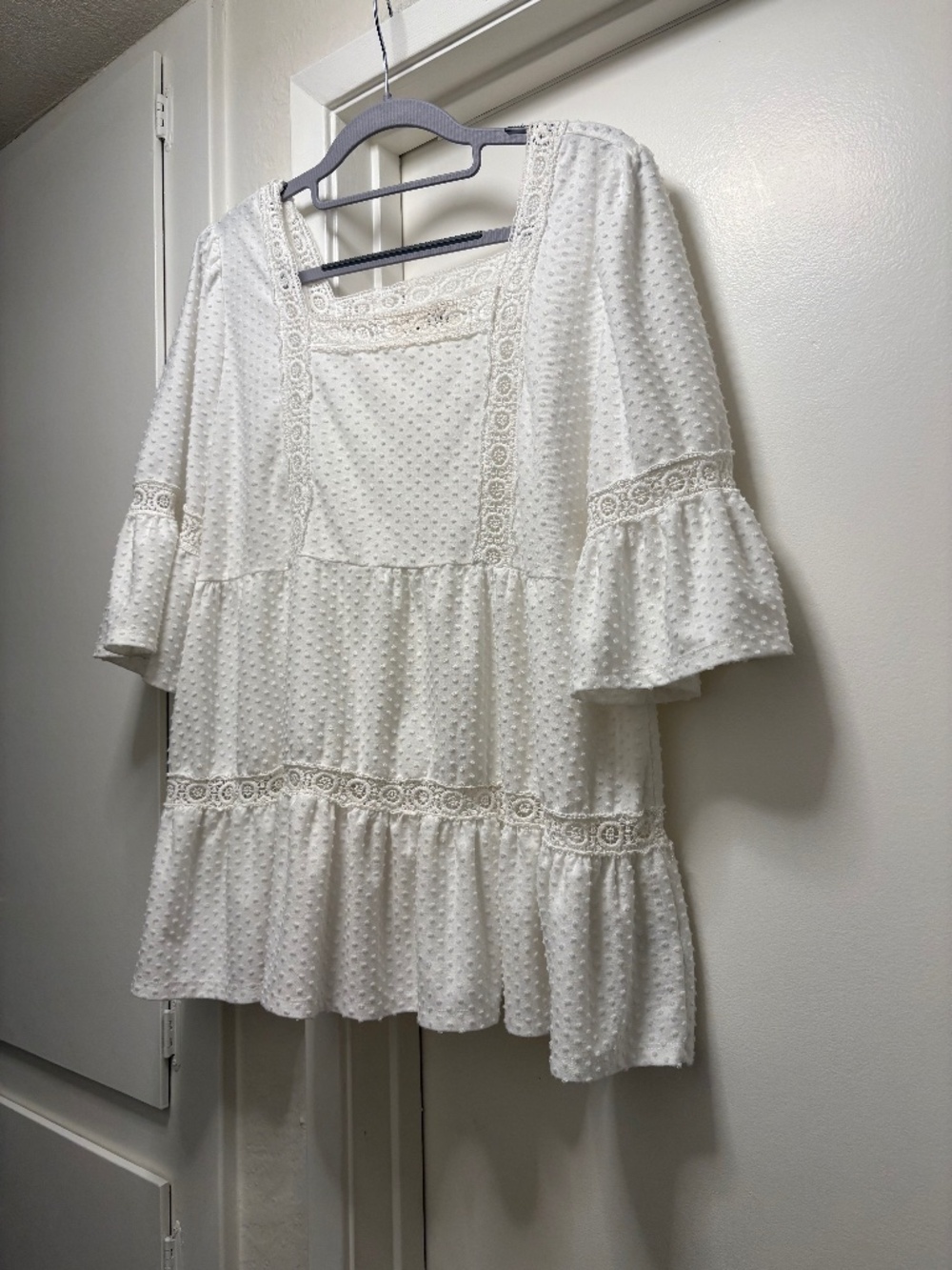 Everleigh blouse with lace and textured fabric - size XL